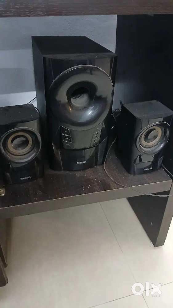 Philips 2.1 sound system with bluetooth and aux feature