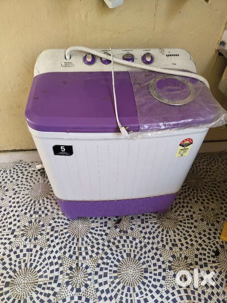 Samsung 7 kg 5 star, semi automatic 1.8yr old