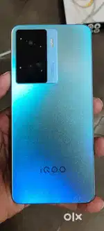 Iqoo z7. 8/128.5g Mobile. Iqoo charger available.