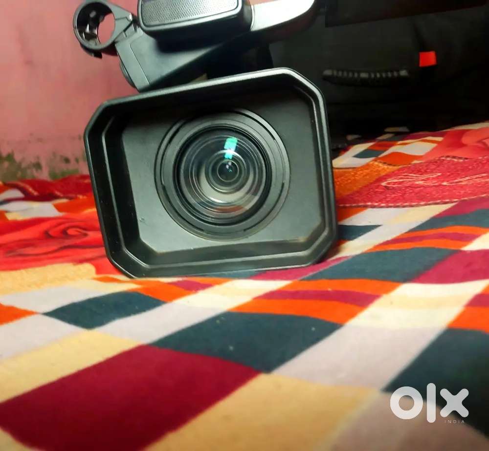 Sony HXR-NX100 Full HD NXCAM Camcorder