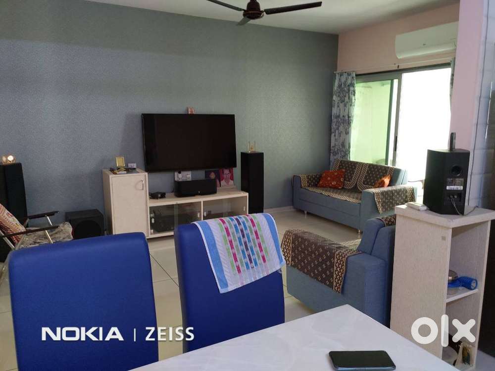 3 BHK 3 BATH  STORE ROOM WITH AIRY ROOM WITH NATURAL LIGHT.