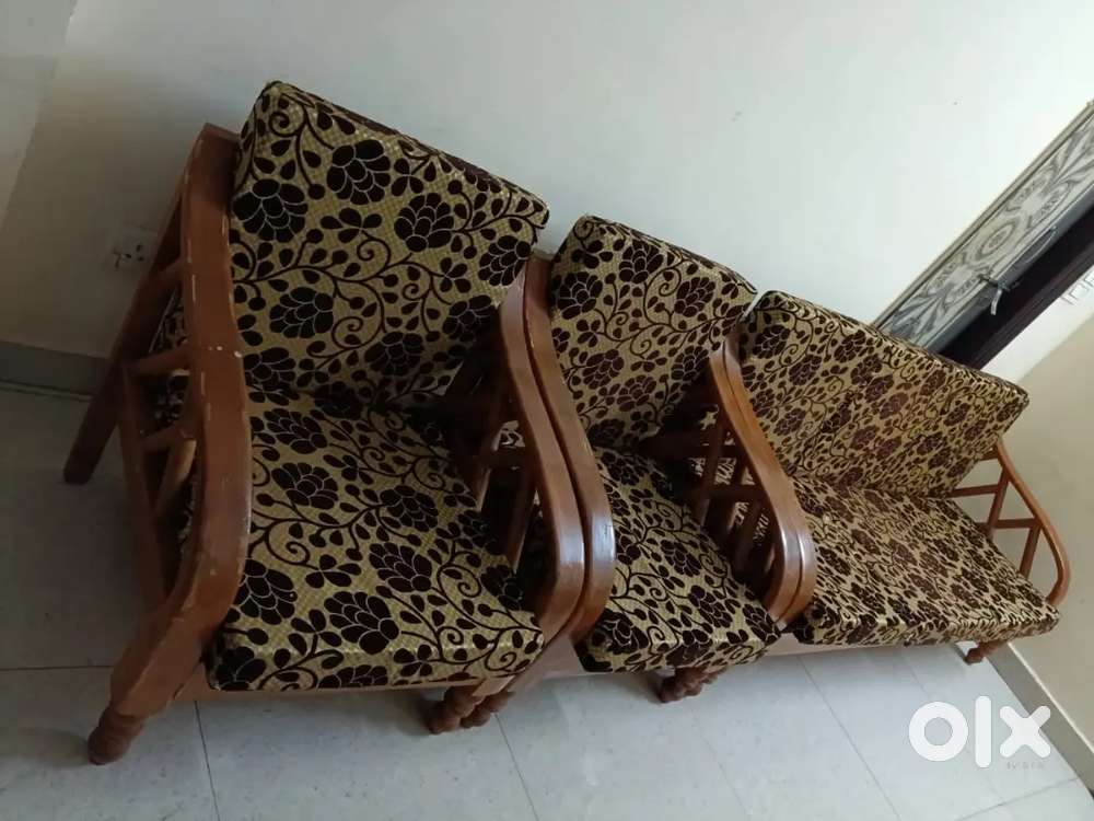 Sofa set for selling due to transfer