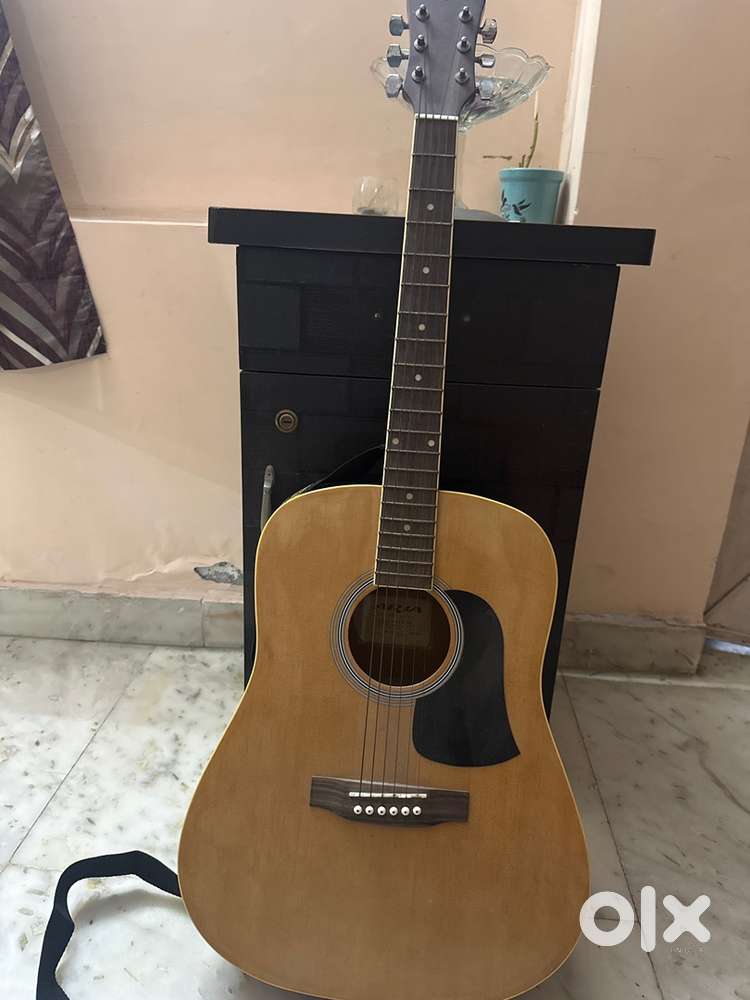 Aria Guitar