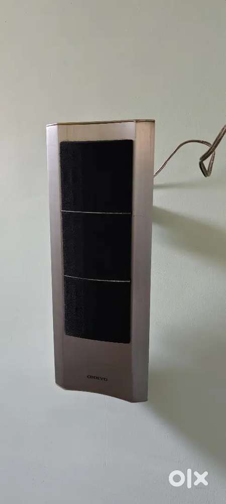 Onkyo speakers 8ohms 120w (2speakers)