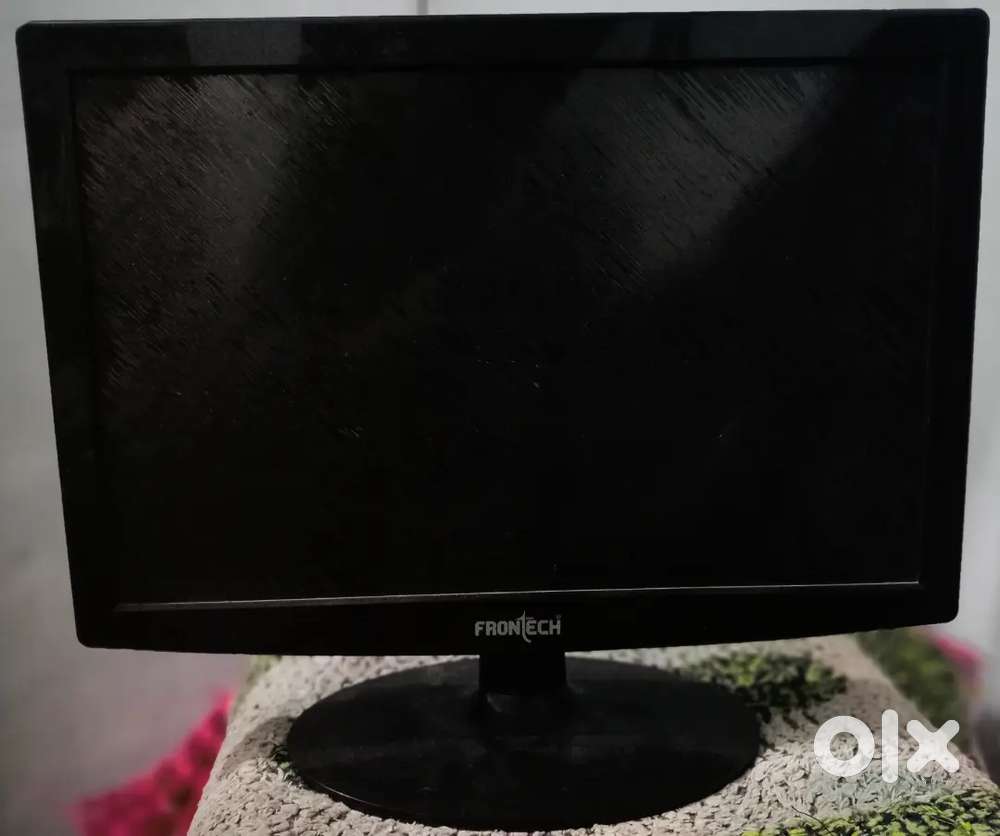Monitor me display damage hai.  But on hai repair karana padega