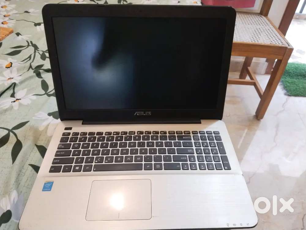 Asus leptop 8 GB 1 TB GB