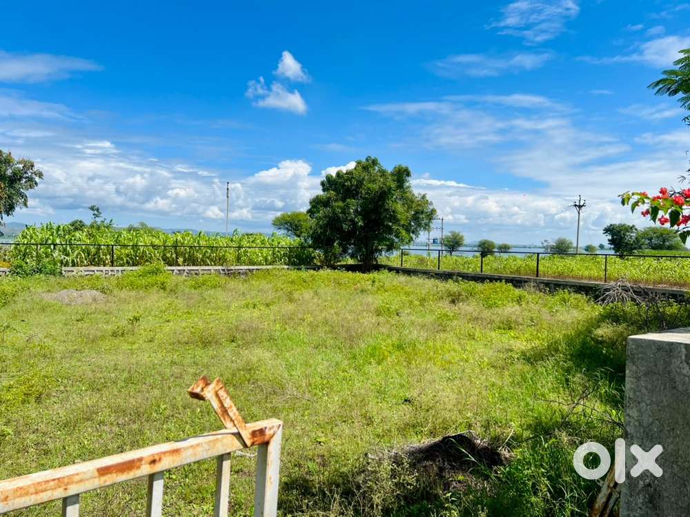 River Facing Fully Developed NA Plots in Gated Layout water and light