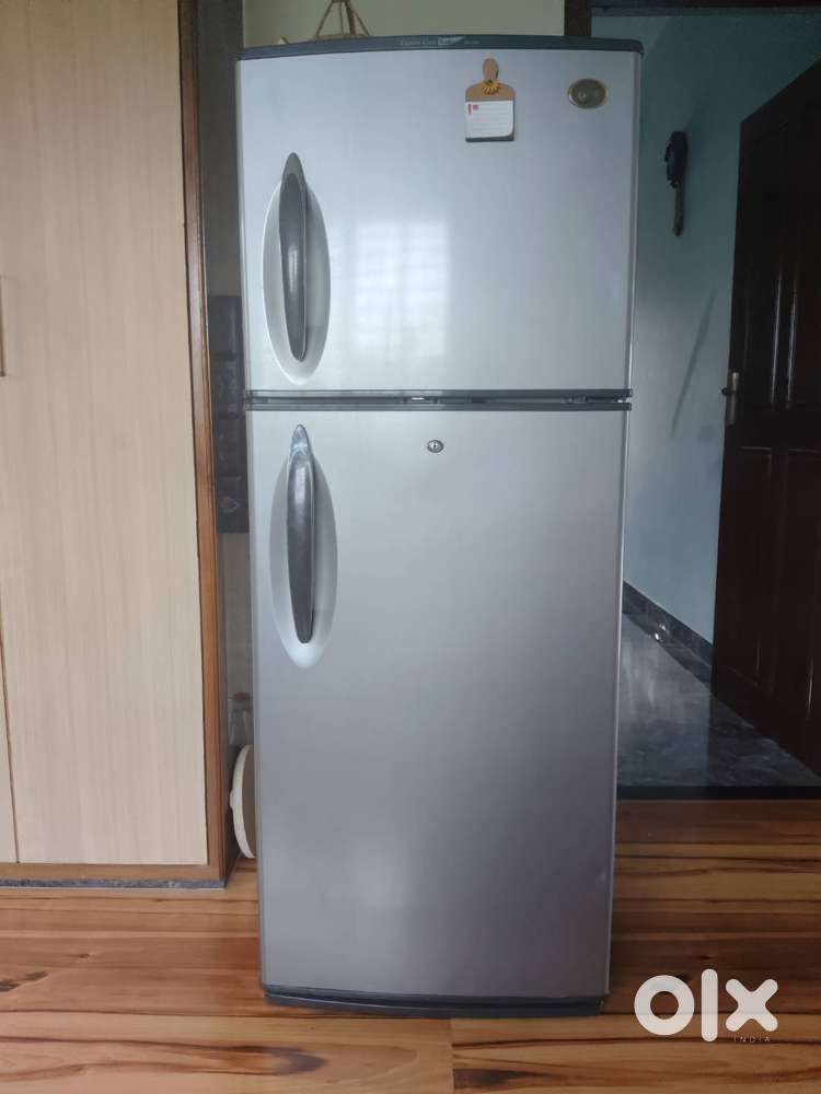 LG Refrigerator in working condition