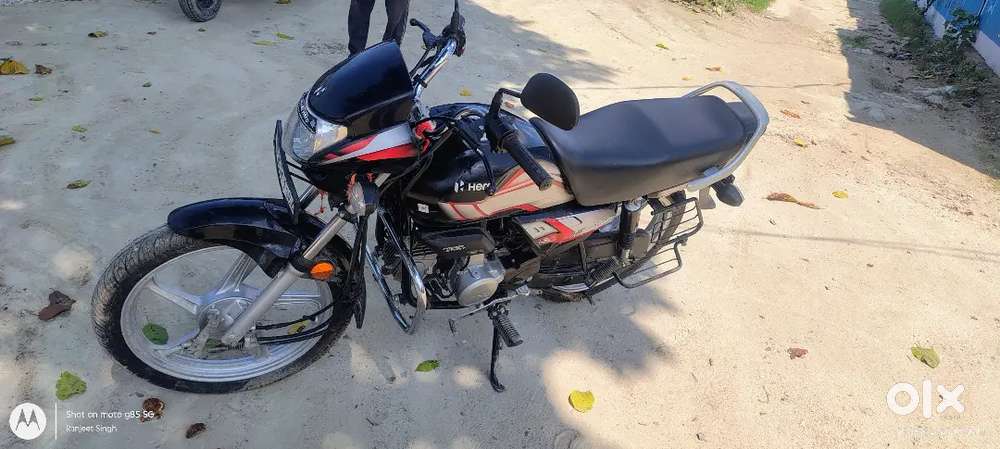 Good condition bike argent hai isliye sel kar r 77070570 noe three