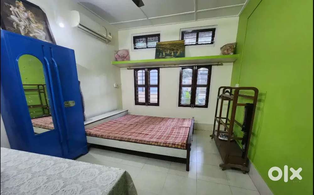 4 rooms set semi furnished for small family or
working professionals