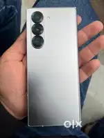FOLD 6 12gb ram 256gb Brand new condtion box with cable