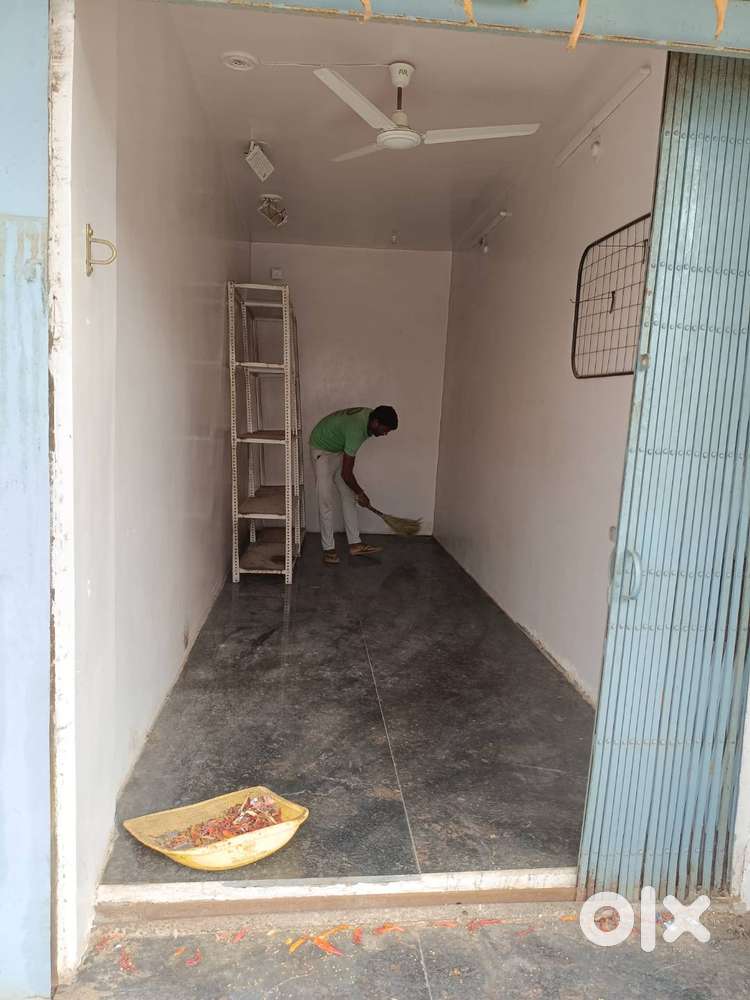 Shop for rent on Triveni Bhawan Road, Vyapar Vihar Main Market