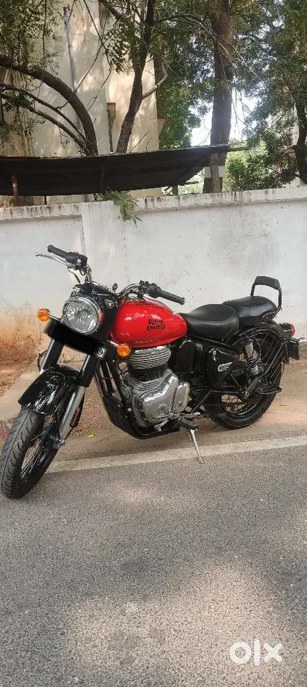 Royal enfield Rebon Red and Black