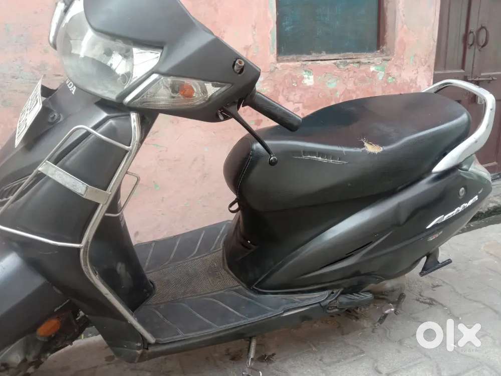 Activa 4 g sale with good condition and reasonable price