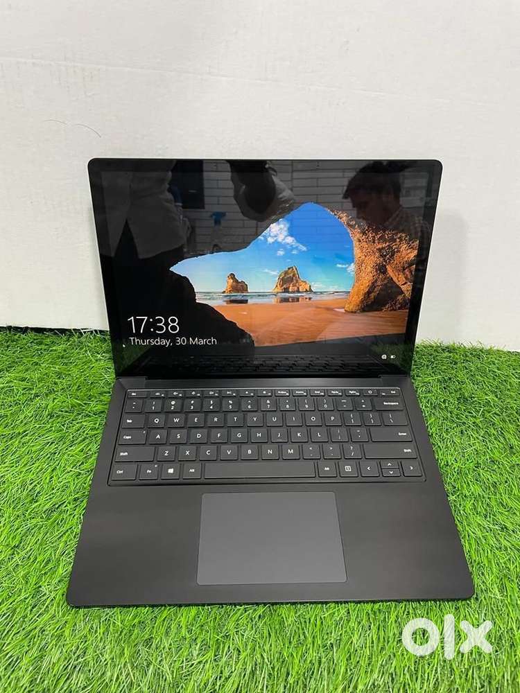 MICROSOFT Surface 1951