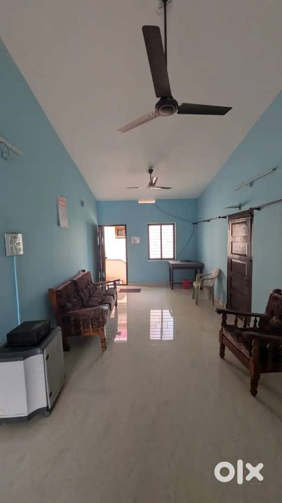 1 bhk big aread house for rent has ac inverter sofa sets cupbo guiser