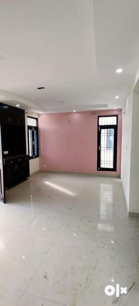 2 BHK flat for Sale with Lift/car parking ( Freehold )