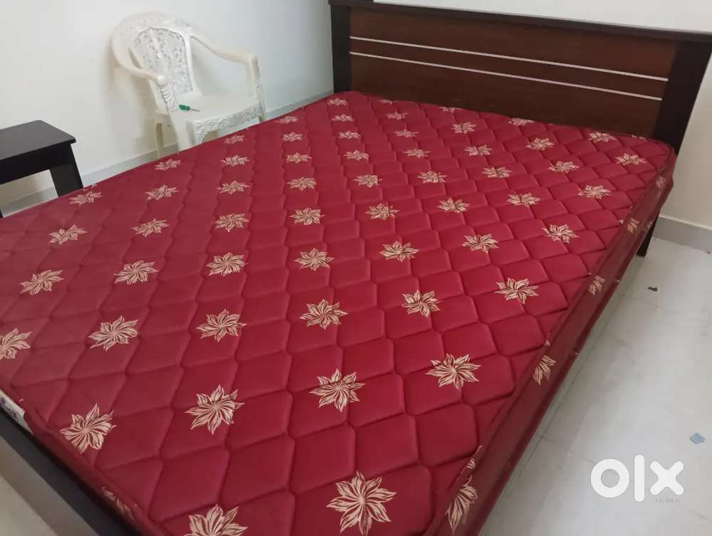 King size bed with matress