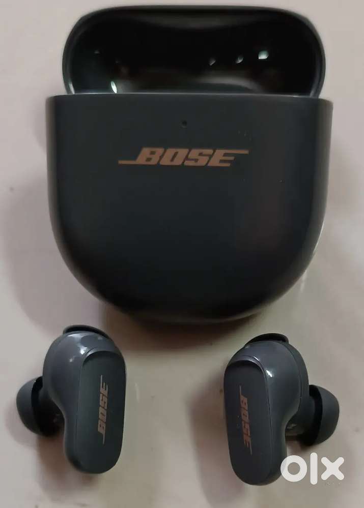 BOOS AIRBUDS AND BOOS HEADPHONE
