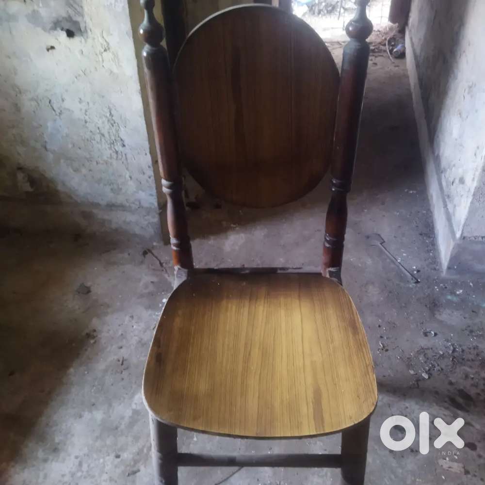 Dining table with 6 chair