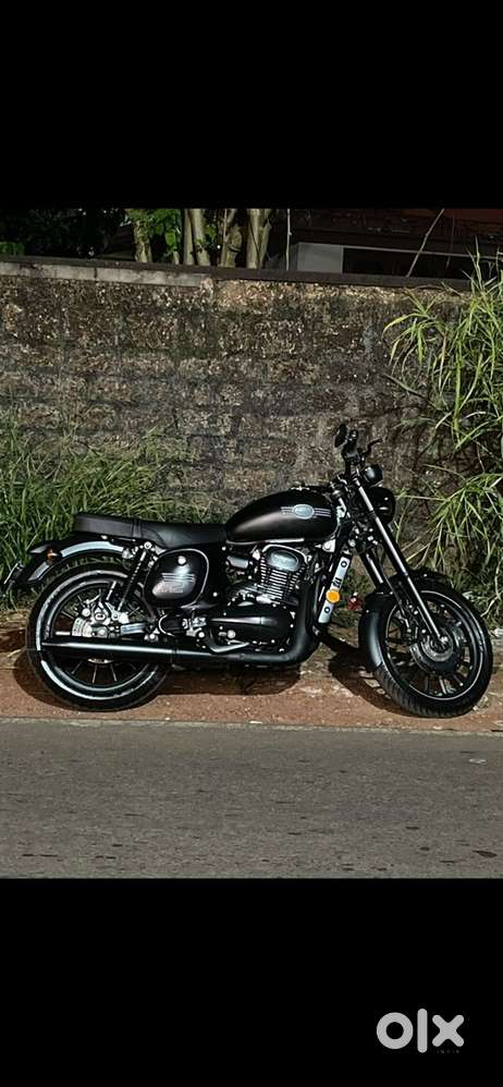 Jawa 42 2.1 matte black