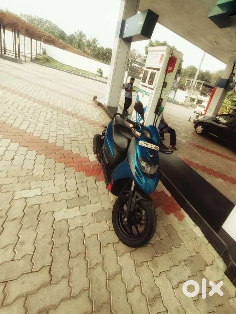 Well-Maintained Blue Aprilia SR 125– Smooth Ride, Great Condition