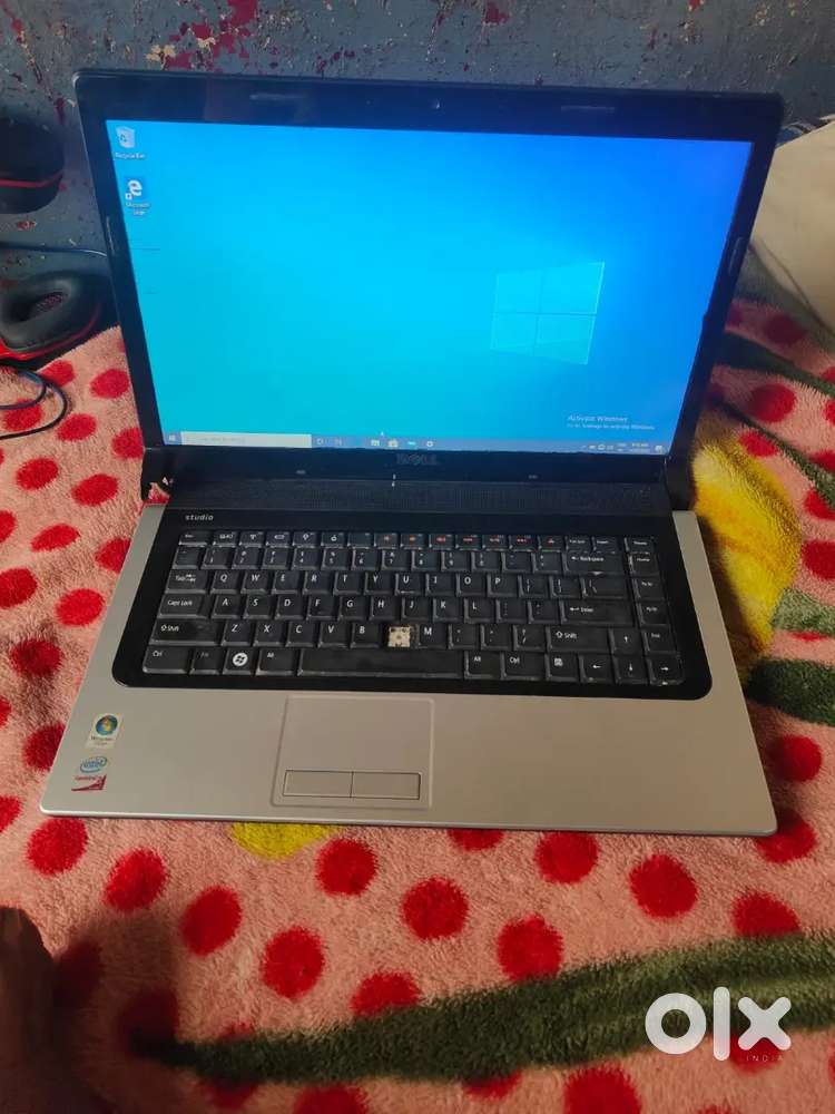 Dell studio 1555 laptop 15.6inch with charger