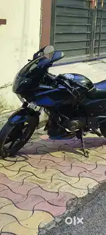 Bajaj Pulsar 220f