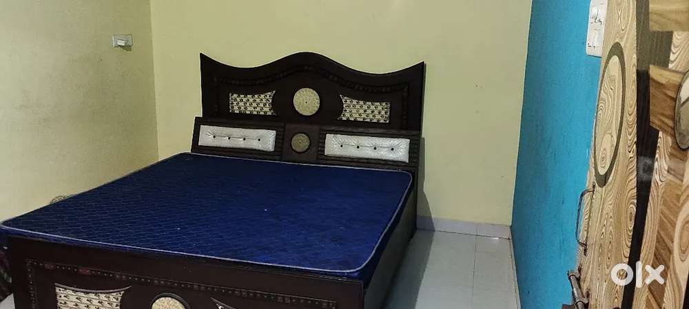 Individual room for rent only for bachelors with three time food