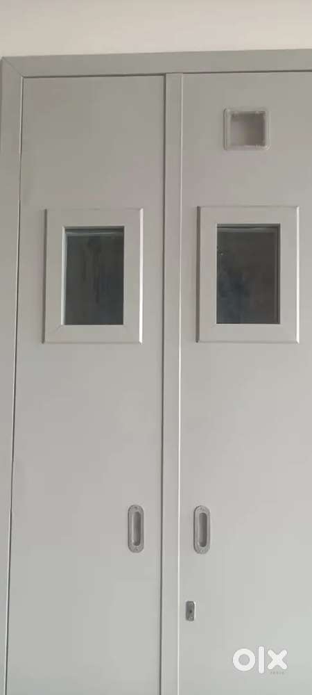 Doors and windows installation team