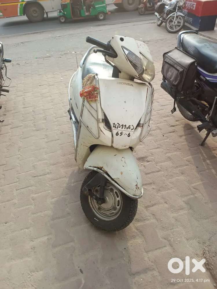 Selling scooty