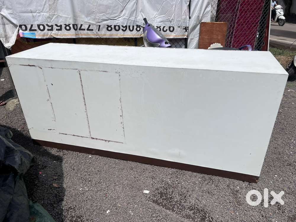 Shop wooden counter 7ft