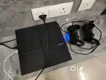 PS4 1 TB WITH 2 CONTROLLERS, ORIGINAL CHARGER, WITH 10 GAMES
