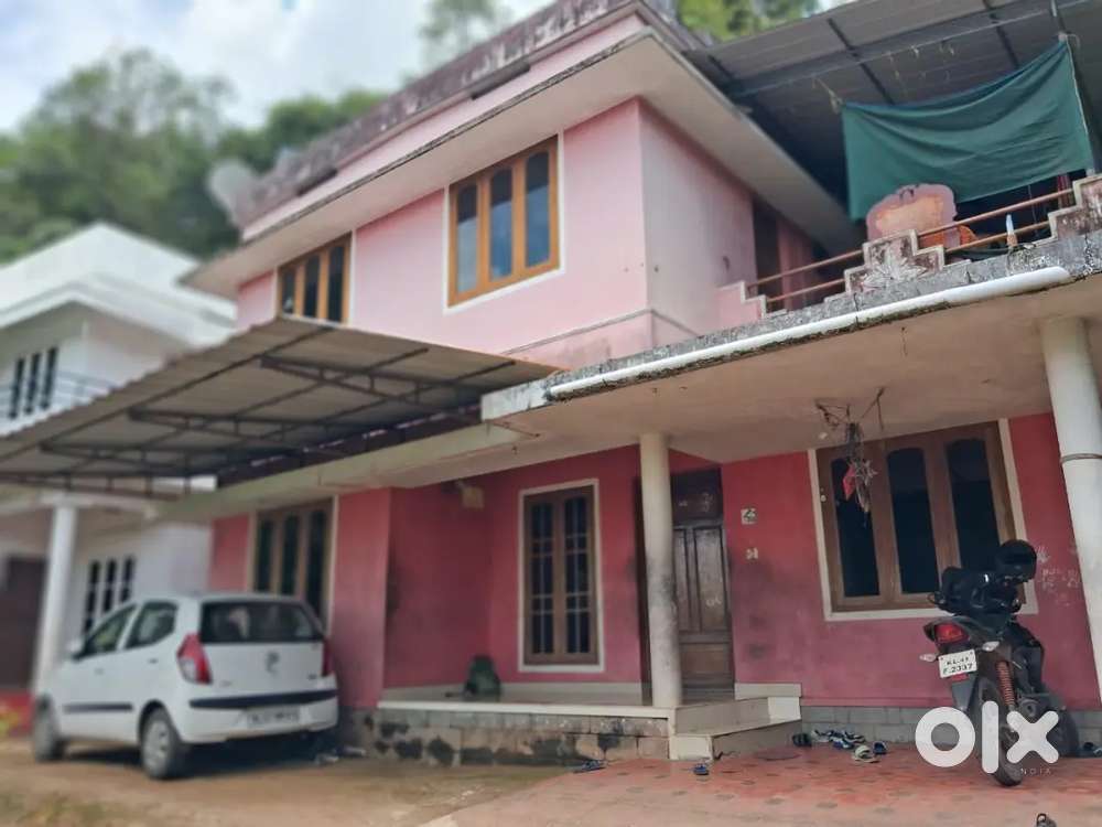 Aluva mahilalayam junction near 6cent land 4bhk ₹55 lakh