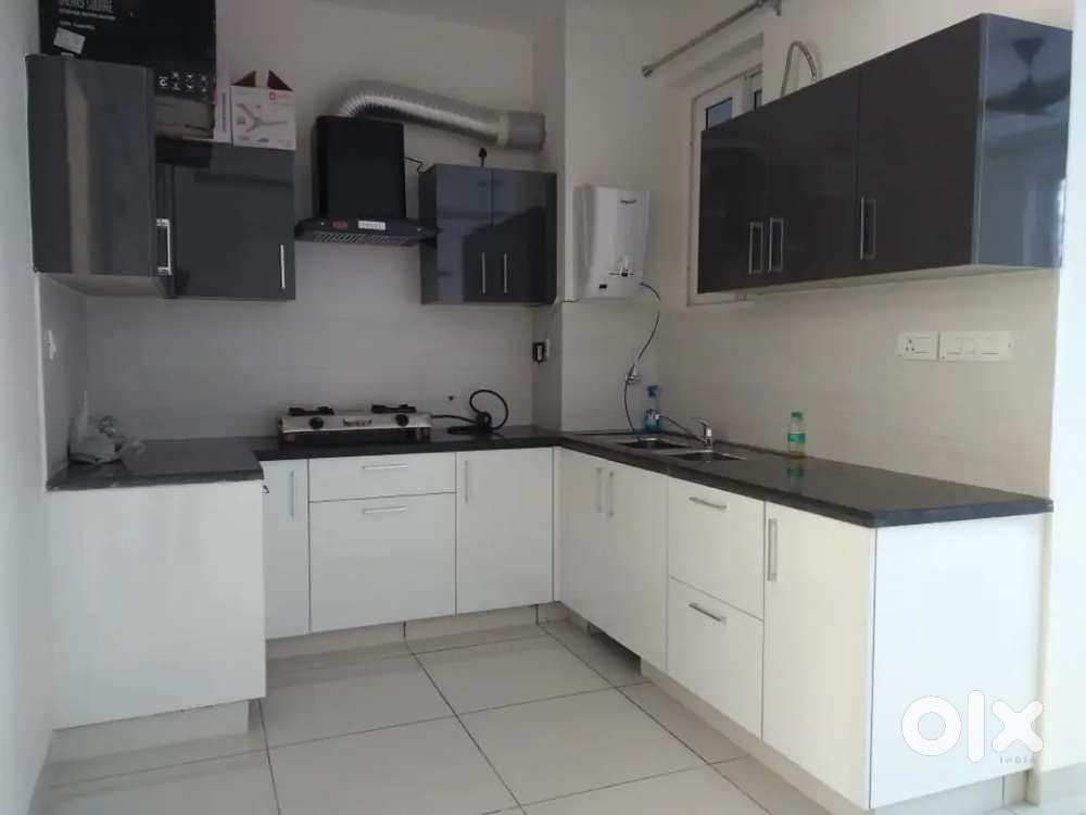 3bhk semi furnished flat