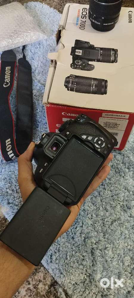 Canon EOS 700D  Double lens rotating touch display full kit