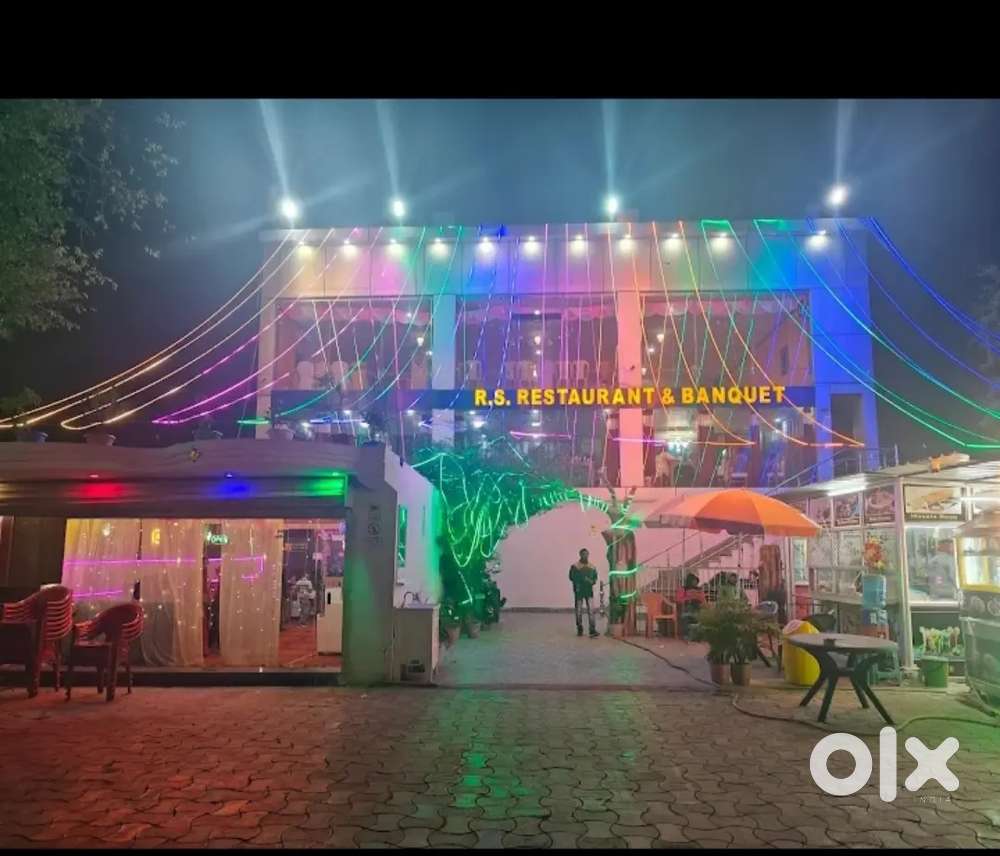 Waiter 3.   Bartan dhone ke liye 2  toilet cleaner 1 urgent chahiye