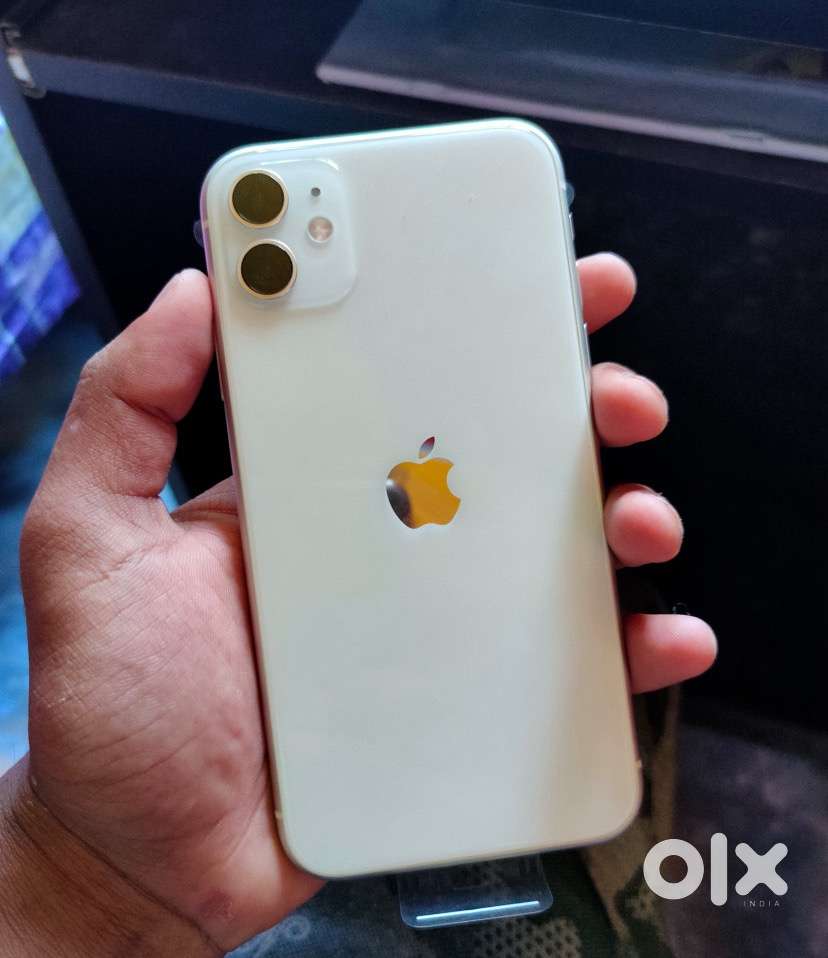 Iphone 11 128gb.  Dislay and battery change h but og hai