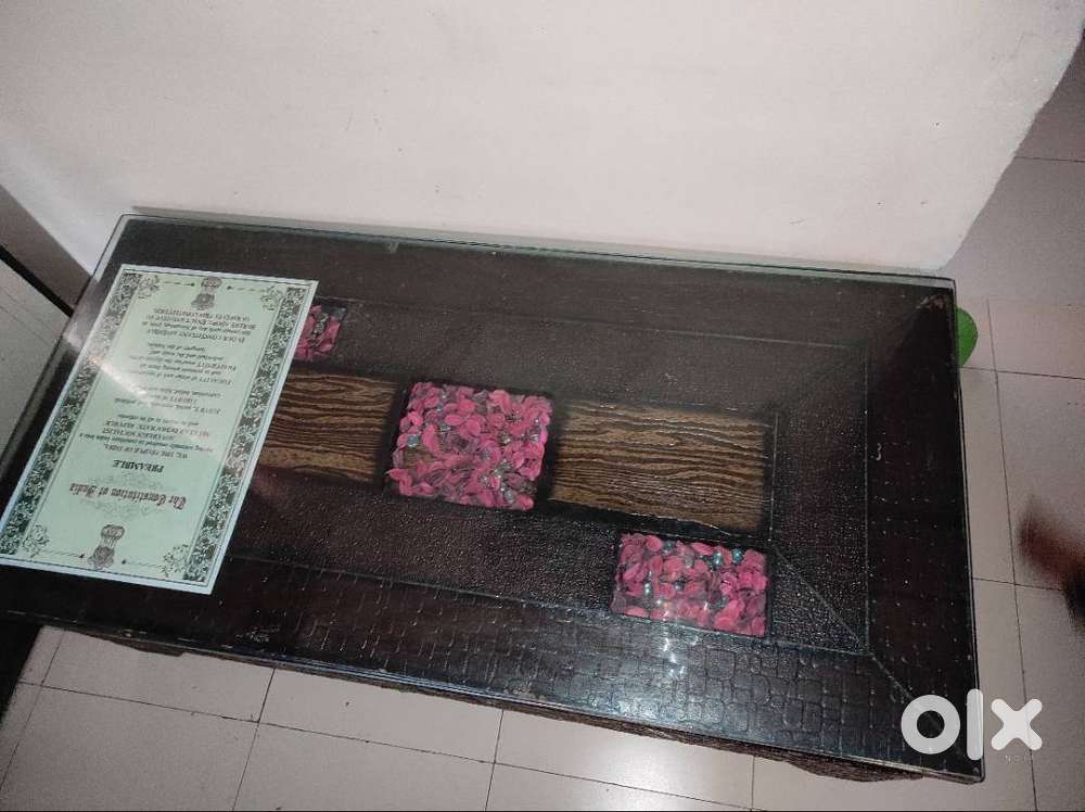 3+2 SOFA SET, TABLE AND ALMIRAH