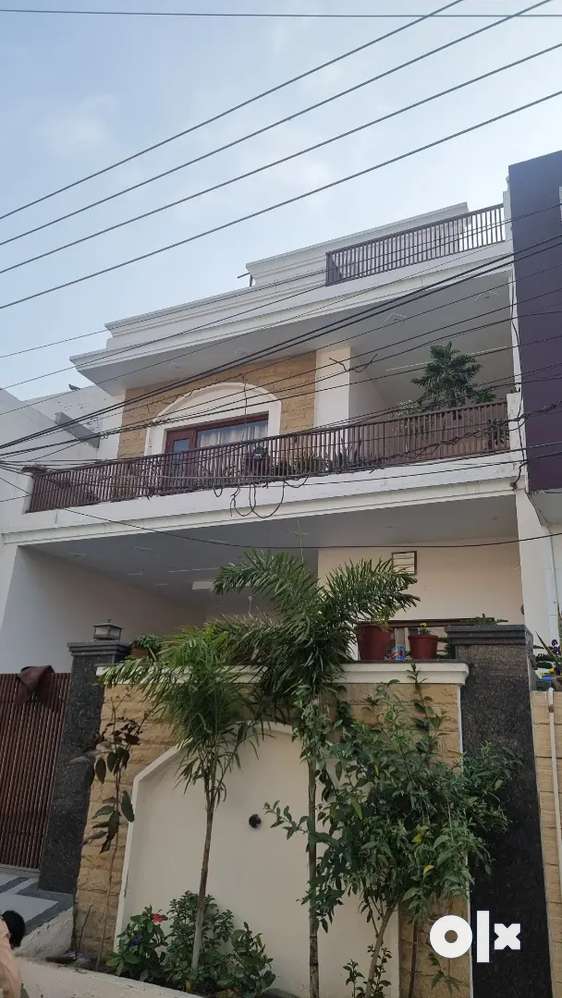 Newly built kothi for immediate sale