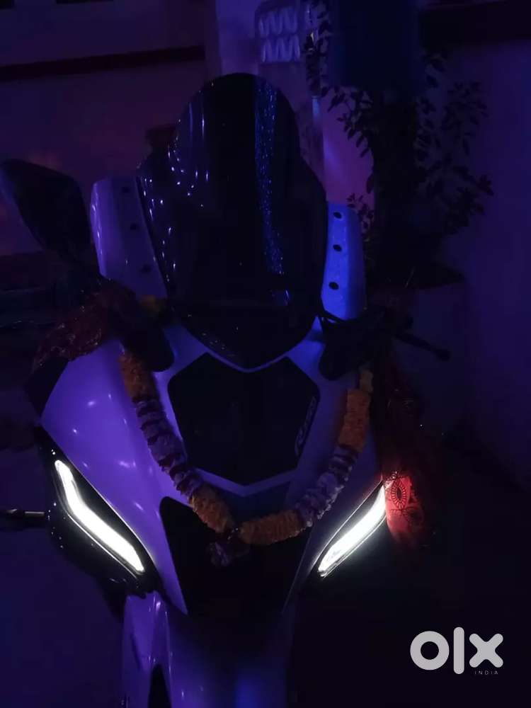 R15 version 4 m 7000km running first owner