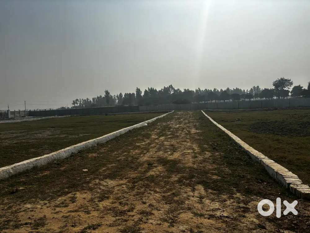 8500per gaj =60gaj plot 5,10,000school college park University se 1km