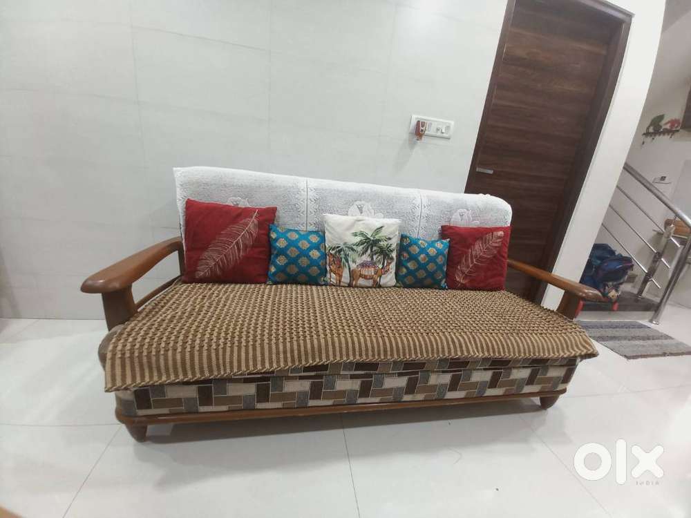OLD SOFA DOLPHIN TYPE
