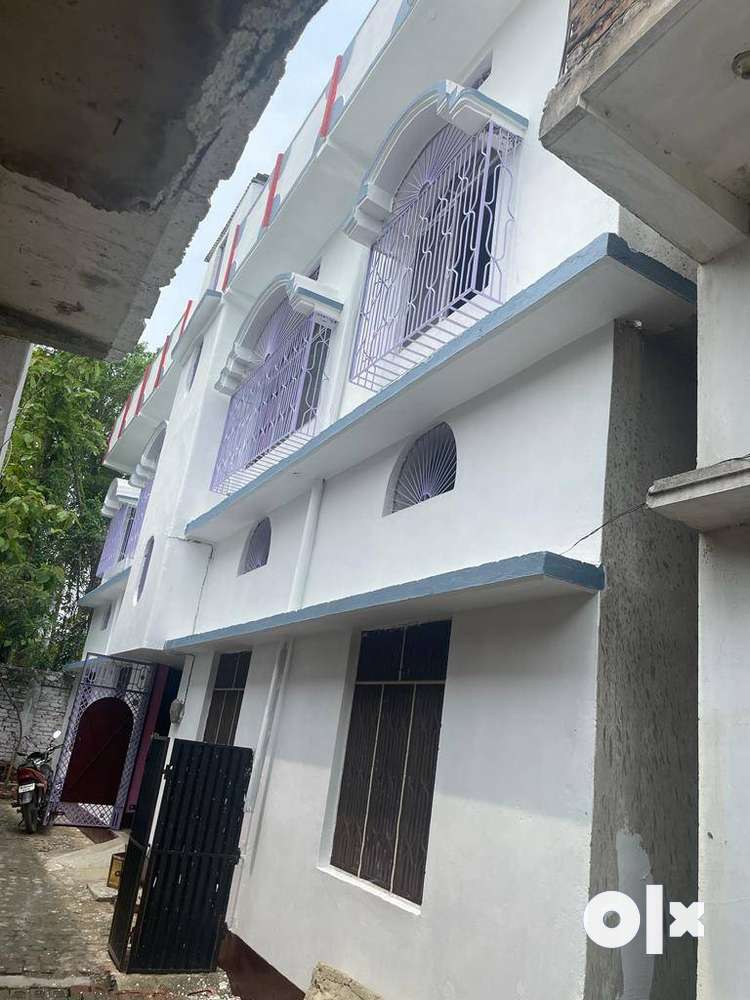 3 BHK Family flat is available for rent with multiple.