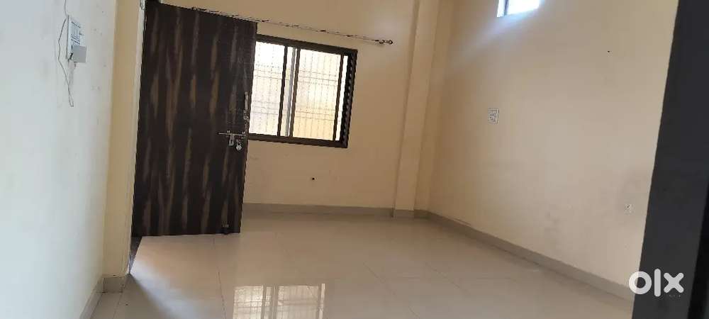 2bhk 1st floor semi furnished house available for rent near MGM school