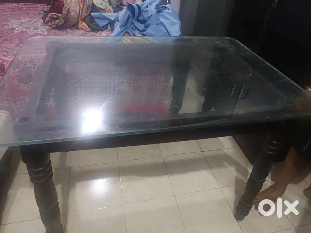 Dining Table/Table