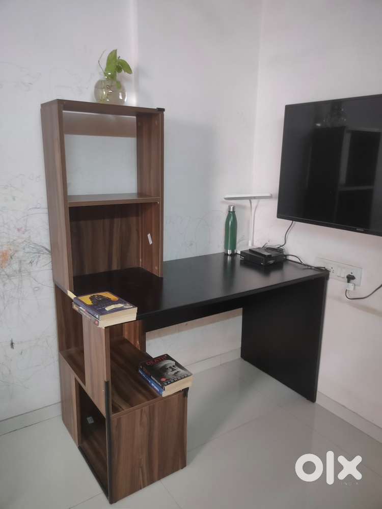 Table/Tv Table/study table