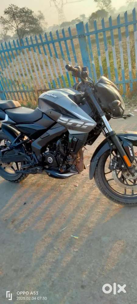 Selling pulsar ns 200
