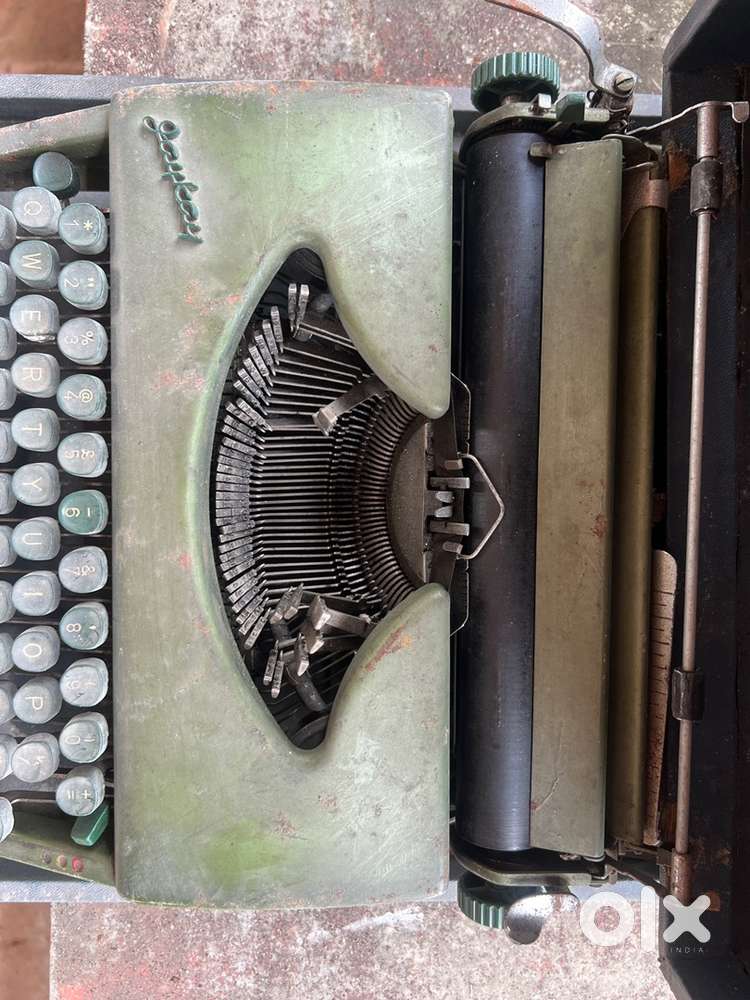 Jaykay green manual typewriter 1980s -with box