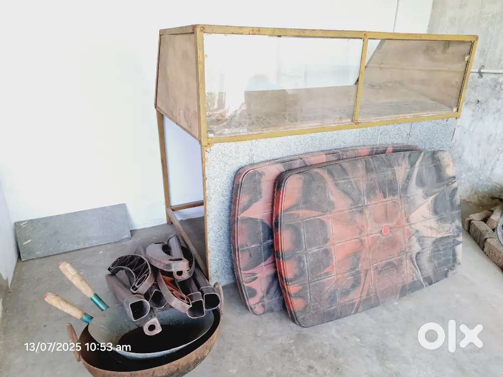 Paani poori table and accessories